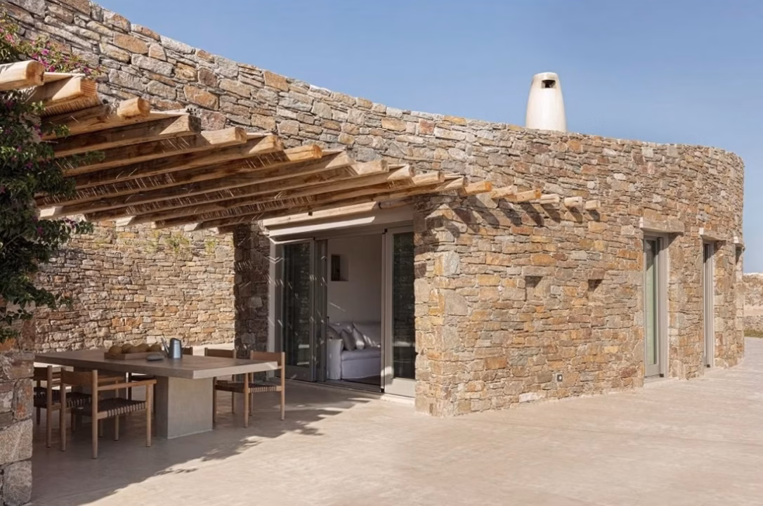 Dallage en pierre naturelle pour terrasse : les clés pour un rendu élégant et durable